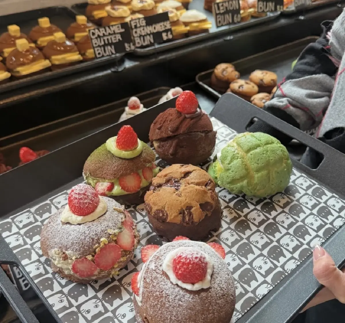 ‘รวยไม่หยุด’ ไม่หยุดแตกแบรนด์! เปิด ‘Standard Bun’ แบรนด์ลำดับที่ 14  ตกชิ้นละ 90-200 บาท