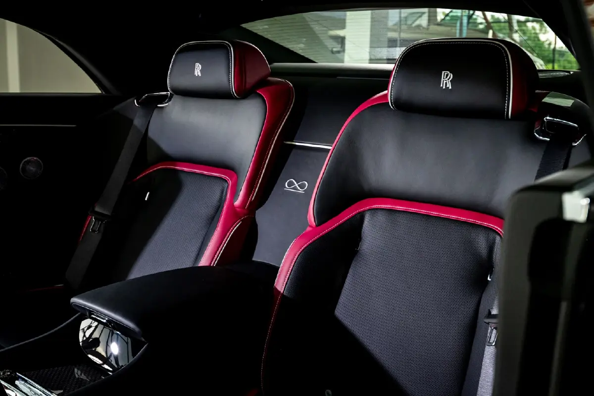 แรงสุดของ โรลส์-รอยซ์ 'แบล็คแบจ สเปกเตอร์' EV เริ่ม 41.5 ล้าน