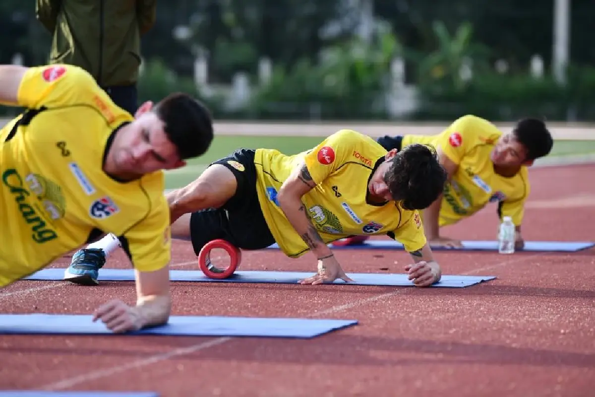 ฟุตบอลชายทีมชาติไทย ซ้อมต่อเนื่องก่อนยกทัพเยือน เติร์กเมนิสถาน