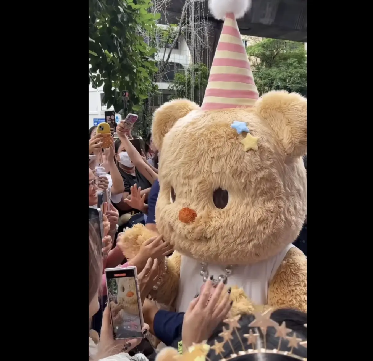 'ศูนย์การค้าแตก!' ถอดสูตรอีเวนต์ไอดอล-ศิลปิน ดึงทราฟฟิก เปลี่ยนแฟนคลับสู่ลูกค้า