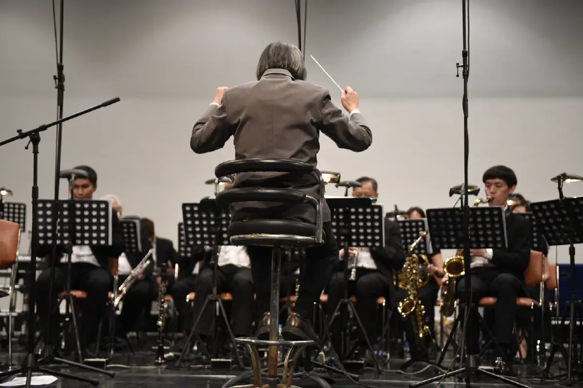 พริ้วไหวกับ 'ไหมไทย' ดนตรีข้ามศตวรรษ 'ดนู ฮันตระกูล' วาทยกร วัย 75 ปี