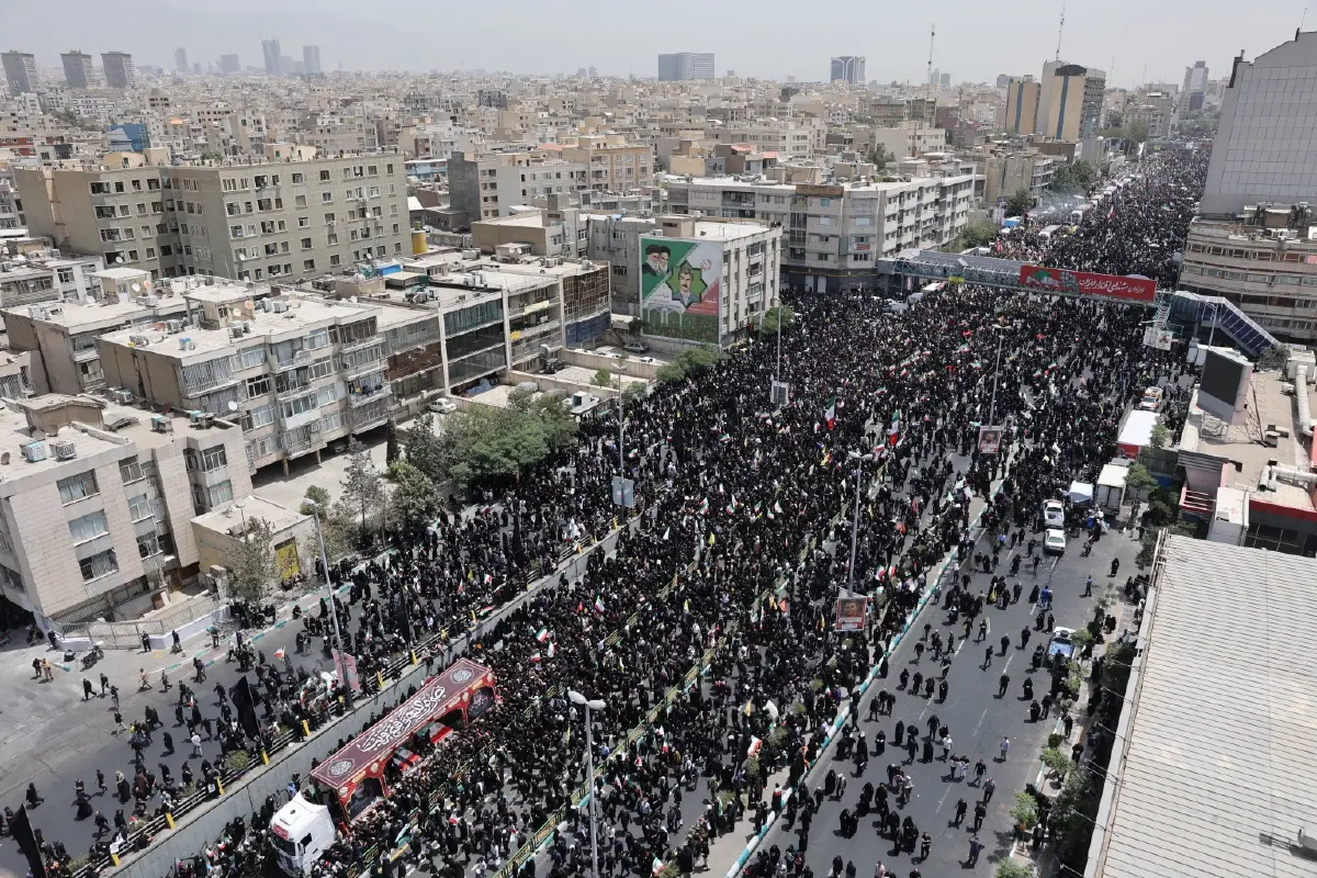 ‘อิหร่าน’ แห่ศพ 'ผบ.ทหาร-นักวิทย์' ผู้พลีชีพเพื่อชาติ ประชาชนร่วมงานล้นหลาม