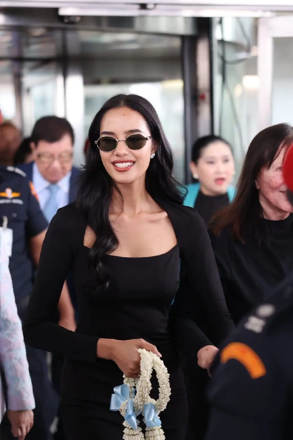 'โอปอล สุชาตา' Miss World 2025 ถึงไทย พร้อมมงฟ้า ฉลองทั่วกรุงเทพฯ