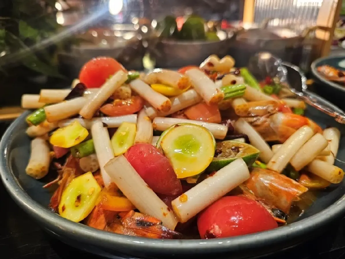 ‘บุฟเฟ่ต์คืนวันเสาร์’  Saturday Dinner Buffet ที่ W Bangkok Hotel