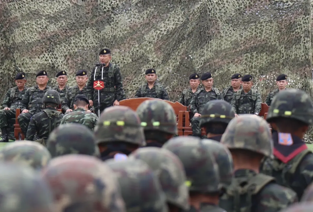 พรึ่บ! กองพลทหารปืนใหญ่ ตรวจสภาพความพร้อมรบ