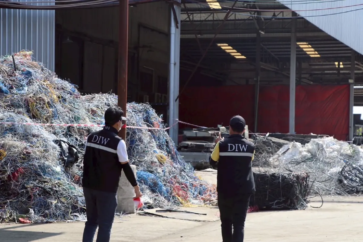 'เอกนัฏ' ส่งสุดซอยทลายอาณาจักรรีไซเคิลศูนย์เหรียญซุกขยะพิษ