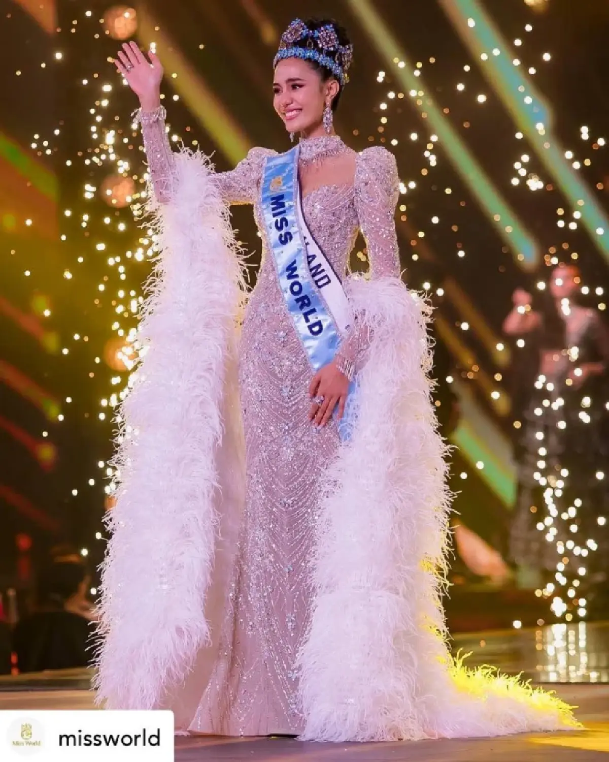 เบื้องหลัง 'มงฟ้า' โอปอล สุชาตา Miss World 2025 ความหมายเกินต้าน