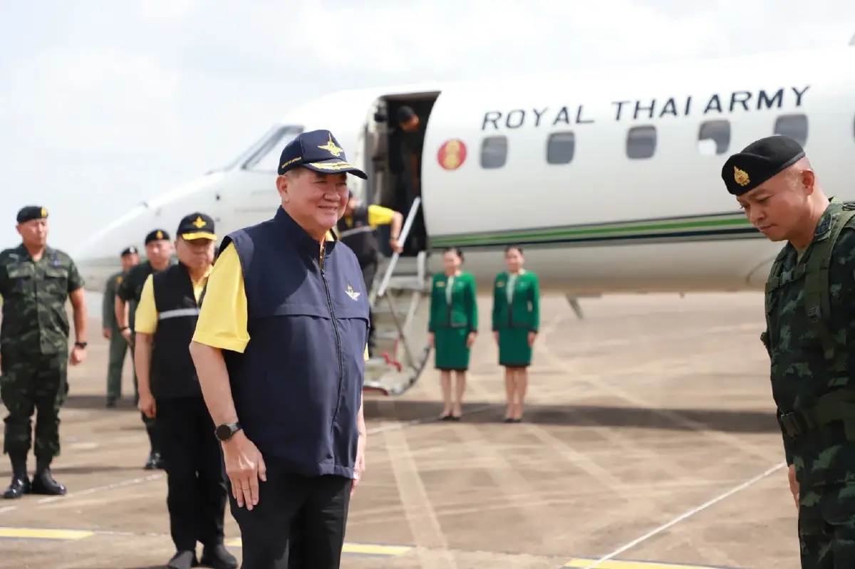 แม่ทัพภาค 2 รับ 'ภูมิธรรม' ลงพื้นที่อุบลฯ ตรวจเยี่ยมกองกำลังสุรนารี