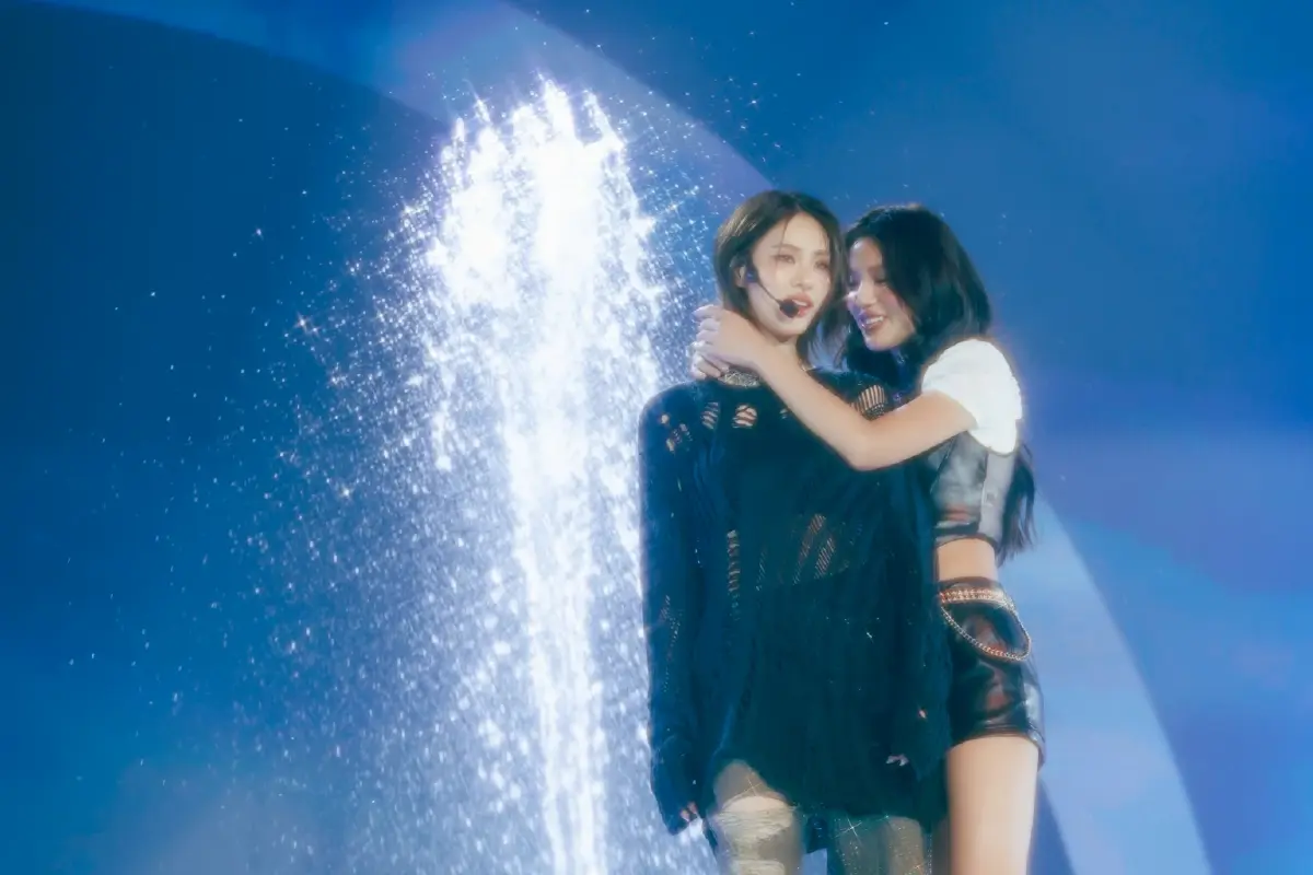 'BLUSH BLOSSOM FAN FEST' 10 สาว 'GMMTV' เสิร์ฟโชว์ 2 วัน ติดเทรนด์โลกอันดับ 1