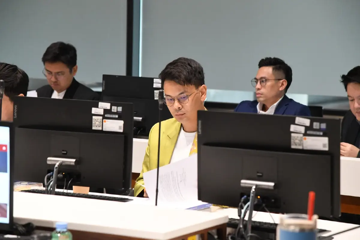 แสวงจุดร่วม สงวนจุดต่าง ‘ปชน. - ภท.’ ปูทาง ‘ดีลเปลี่ยนขั้ว’?