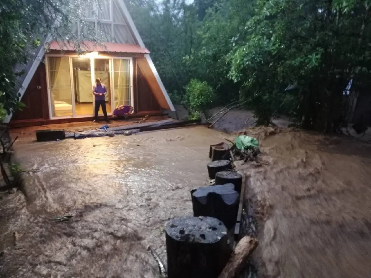 น่านวิกฤต ฝนตกหนัก น้ำน่านทะลักล้นตลิ่ง 4 ซม เตือน 7 ชม. ถึงตัวเมือง