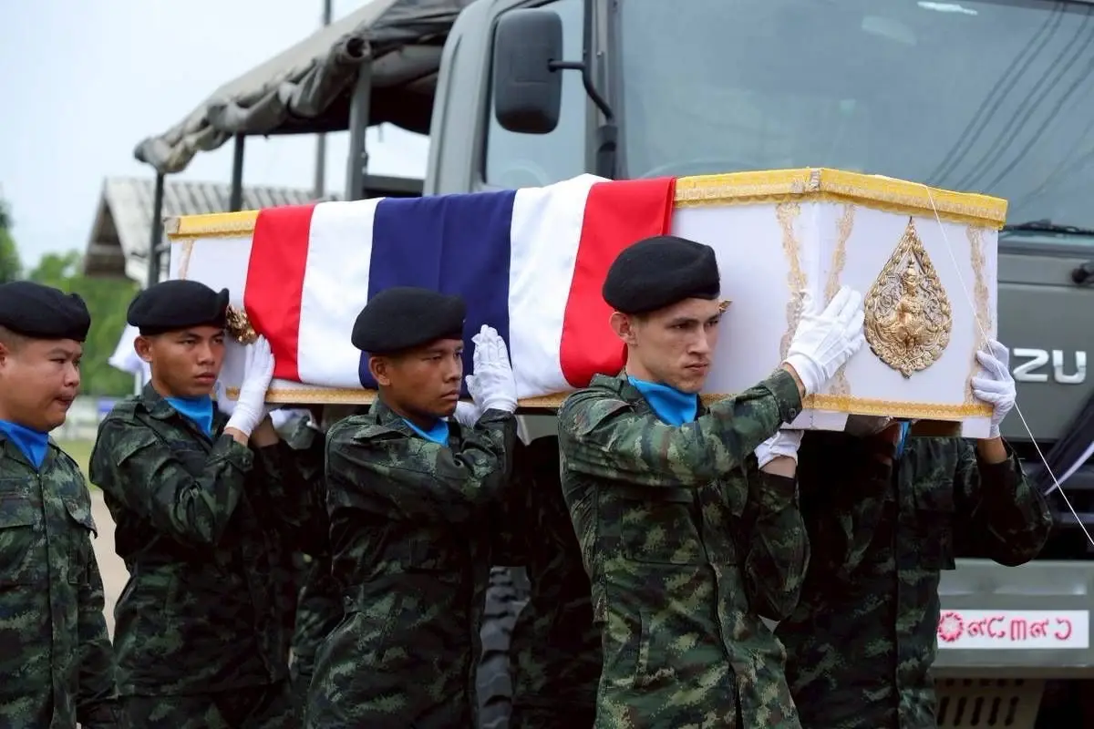 สดุดีทหารกล้า! มทบ.25 จัดพิธีส่งศพ 3 ทหารกล้า สละชีวิตปกป้องอธิปไตย