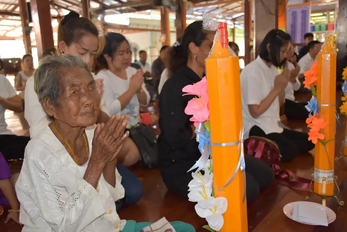 ประวัติวันเข้าพรรษา 2568 ทำไมต้องจำพรรษา ไปทำบุญ ถวายเทียนพรรษา