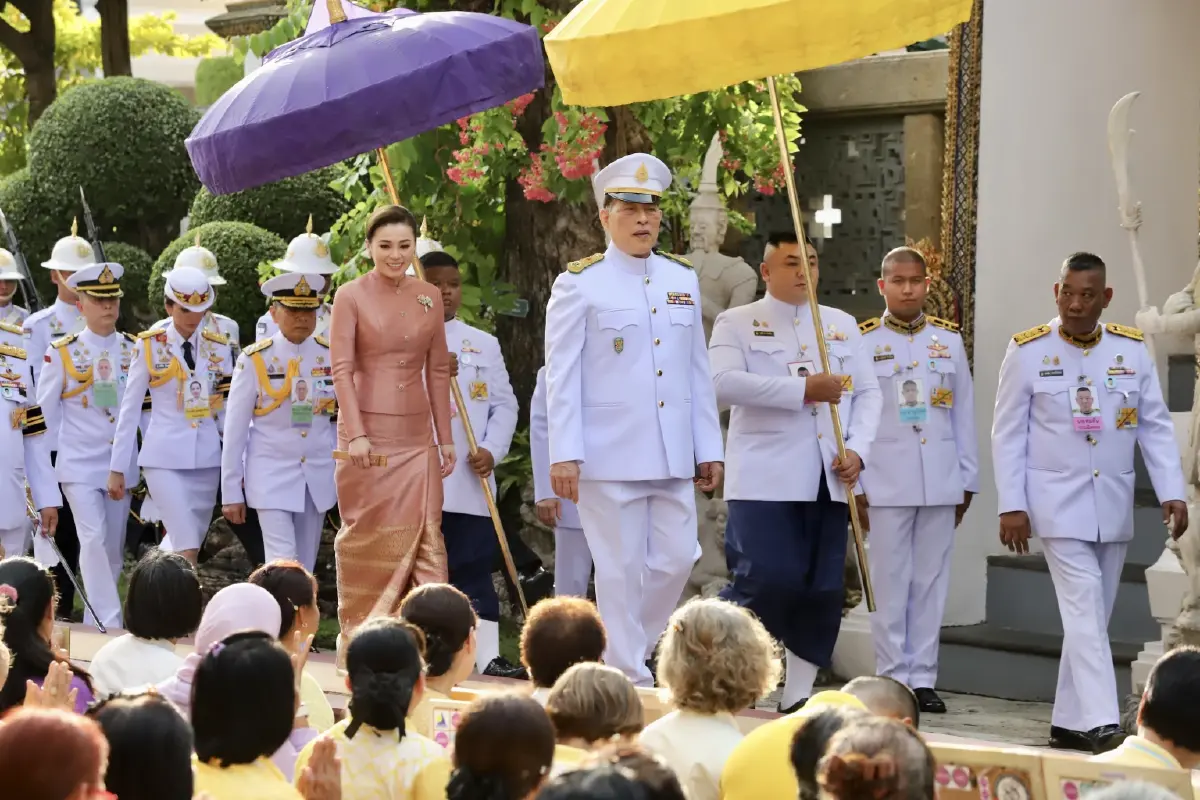 ในหลวง-พระราชินี เสด็จฯไปทรงประกอบพระราชพิธีอาสาฬหบูชา 2568