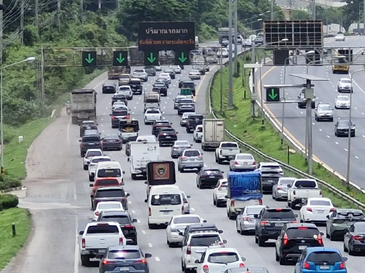 สภาพจราจรล่าสุด รถติด ถนนมิตรภาพ ผ่านโรงปูนแก่งคอย วันหยุดยาว