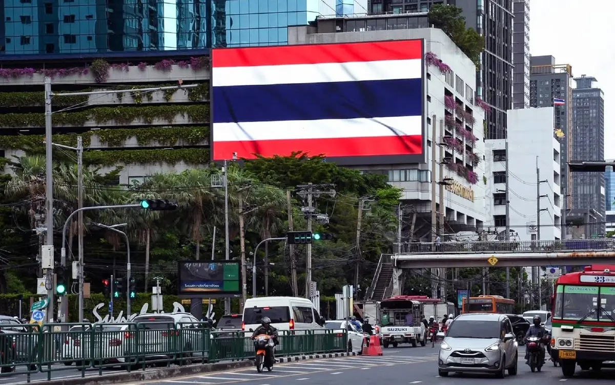 เปิดภาพ! ธงชาติไทย เครือข่ายสื่อโฆษณาดิจิทัล  'ทบ.' ขอบคุณร่วมปกป้องอธิปไตย