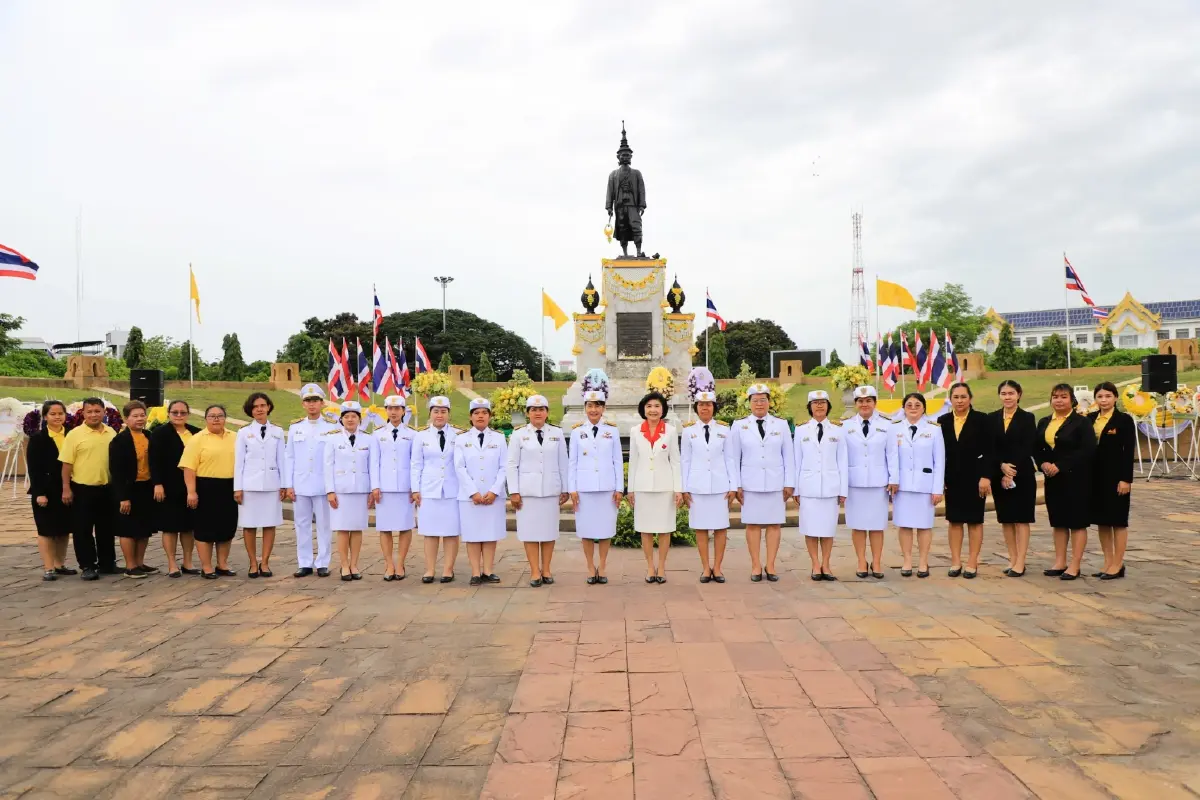 ผู้แทนพระองค์ถวายราชสักการะ พระบรมราชานุสาวรีย์สมเด็จพระนารายณ์มหาราช