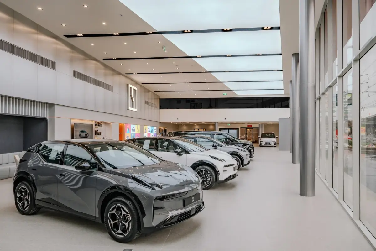 เมโทร กรุ๊ป รุกตลาด EV ลุยเปิด 'ZEEKR Metro Flagship' บางนา-ตราด