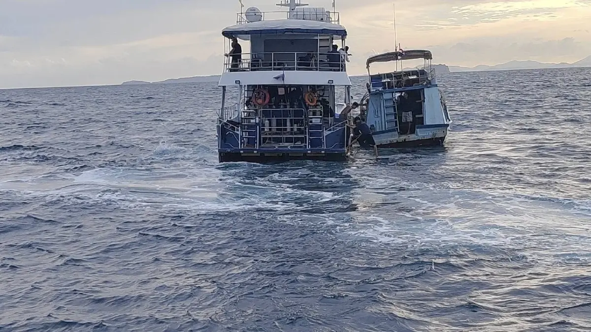 เรือทัวร์รั่ว กลางทะเลภูเก็ต เกาะยาว-เกาะเขียว จนท.เข้าช่วยนทท.