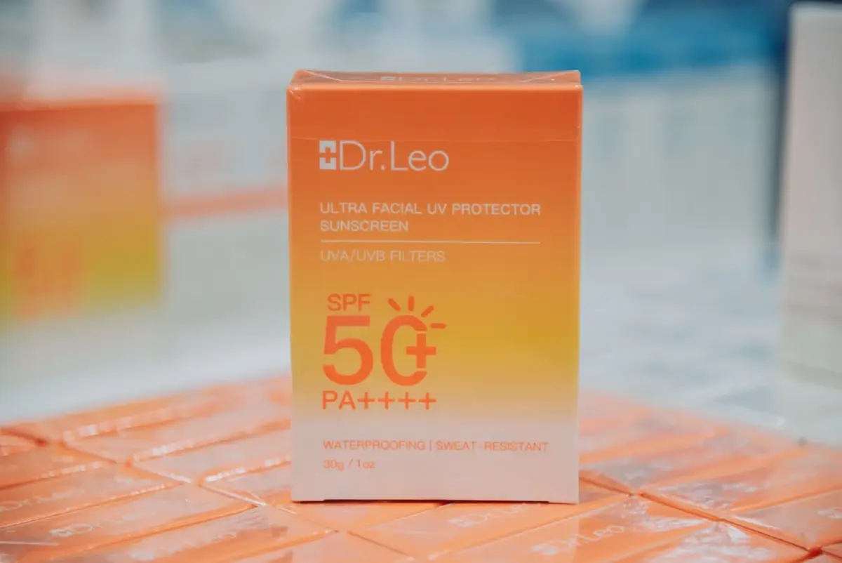 บุกทลายโกดัง! ยึดวัตถุอันตราย-เครื่องสำอางเถื่อน มูลค่า 20 ล้าน