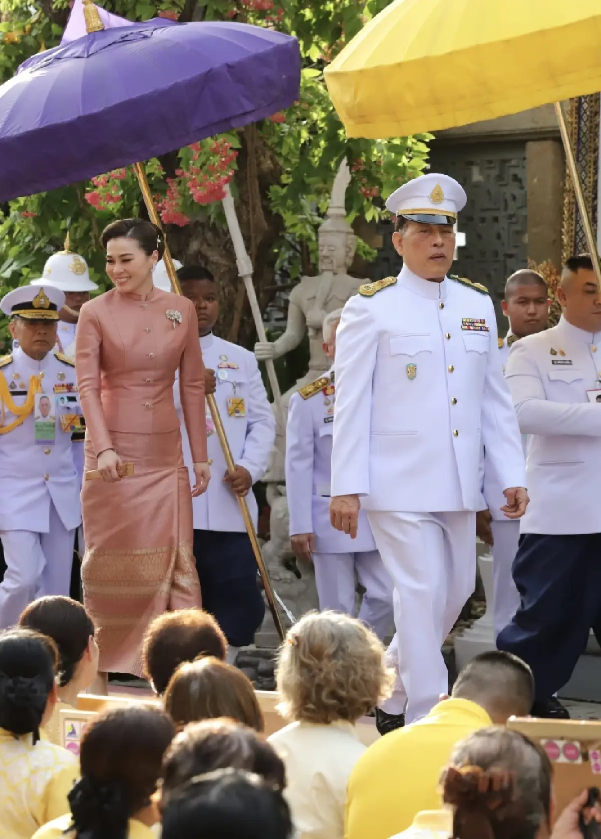 ในหลวง-พระราชินี เสด็จฯไปทรงประกอบพระราชพิธีอาสาฬหบูชา 2568