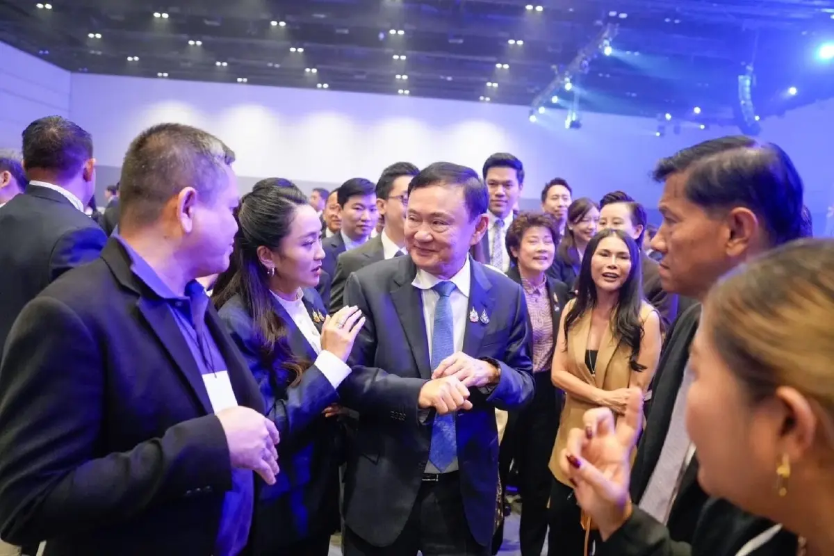 ‘ทักษิณ’ ห่วงเสถียรภาพการเมือง มั่นใจไม่มีเปลี่ยนตัวนายกฯ