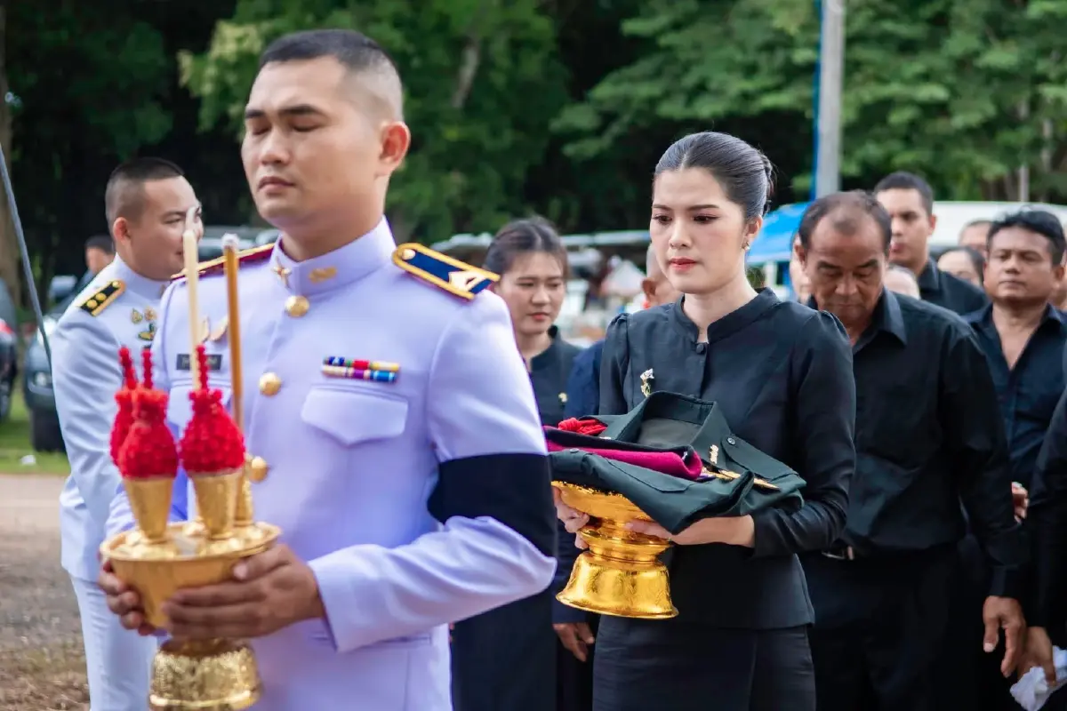 สดุดี 'ทหารกล้า' พระราชทานเพลิงศพ พร้อมเลื่อนยศ-ปูนบำเหน็จ