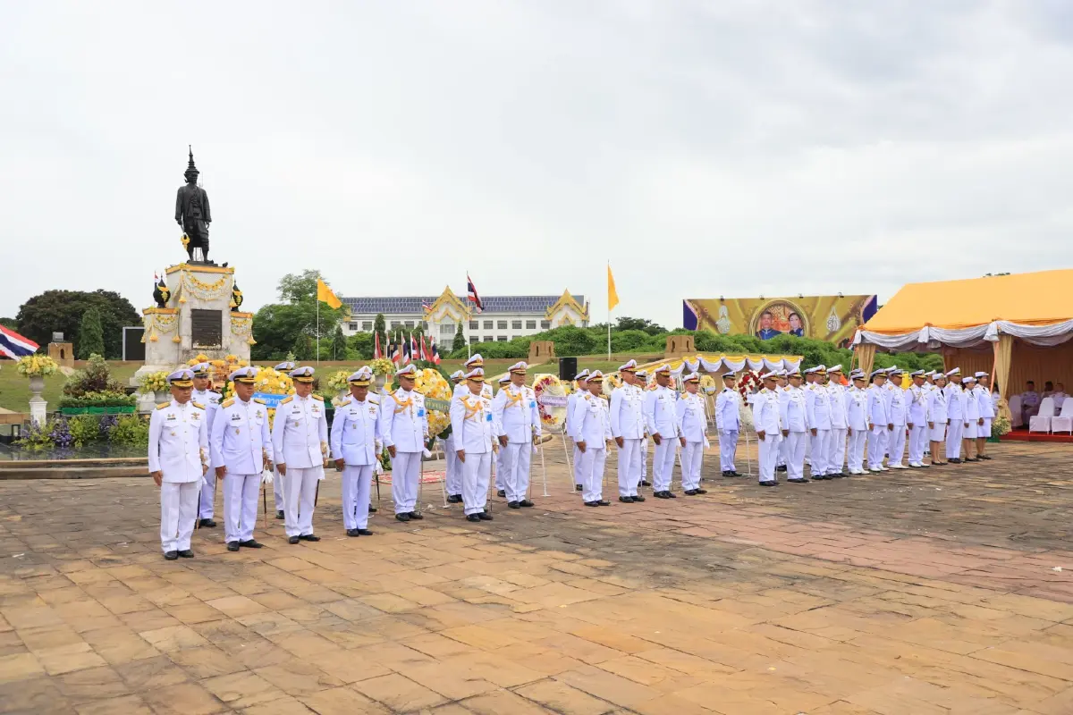 ผู้แทนพระองค์ถวายราชสักการะ พระบรมราชานุสาวรีย์สมเด็จพระนารายณ์มหาราช