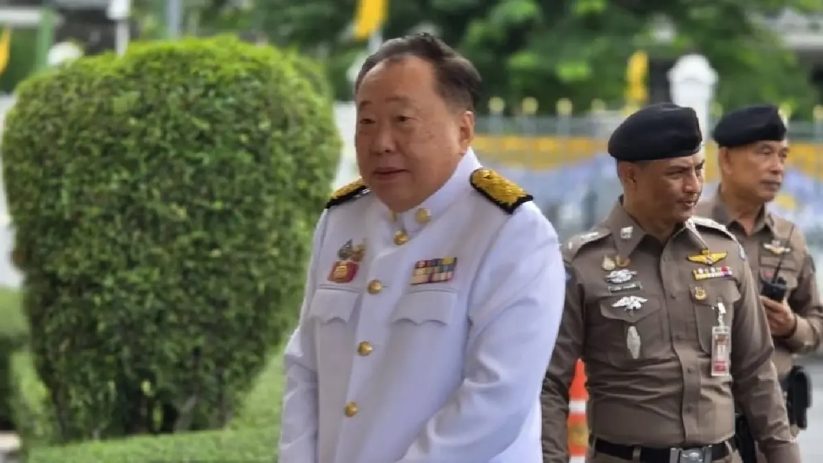 ‘รมต.ใหม่’ คึกคัก เข้าเฝ้าถวายสัตย์ ‘แพทองธาร’ สีหน้ายิ้มแย้ม