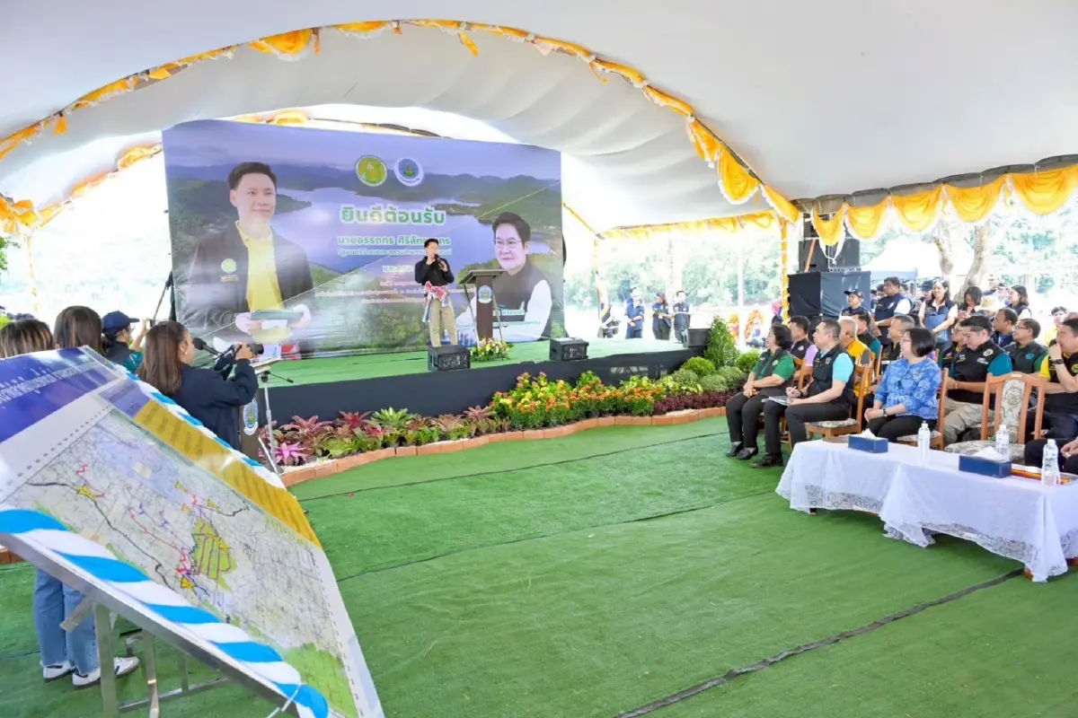 รมว.เกษตรฯ ลุยเมืองคอน ติดตามการจัดการน้ำ ย้ำเดินหน้าลดน้ำท่วม - แล้ง