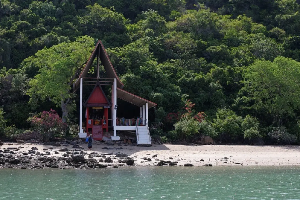 หาดสามร้อยยอด...วิถีธรรมดาที่ยังคงสุดยอด