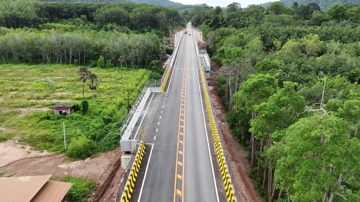 เปิดใช้แล้ว สะพานเชื่อมระบบนิเวศ 'เขาอ่างฤาไน - เขาชะเมา - เขาวง'