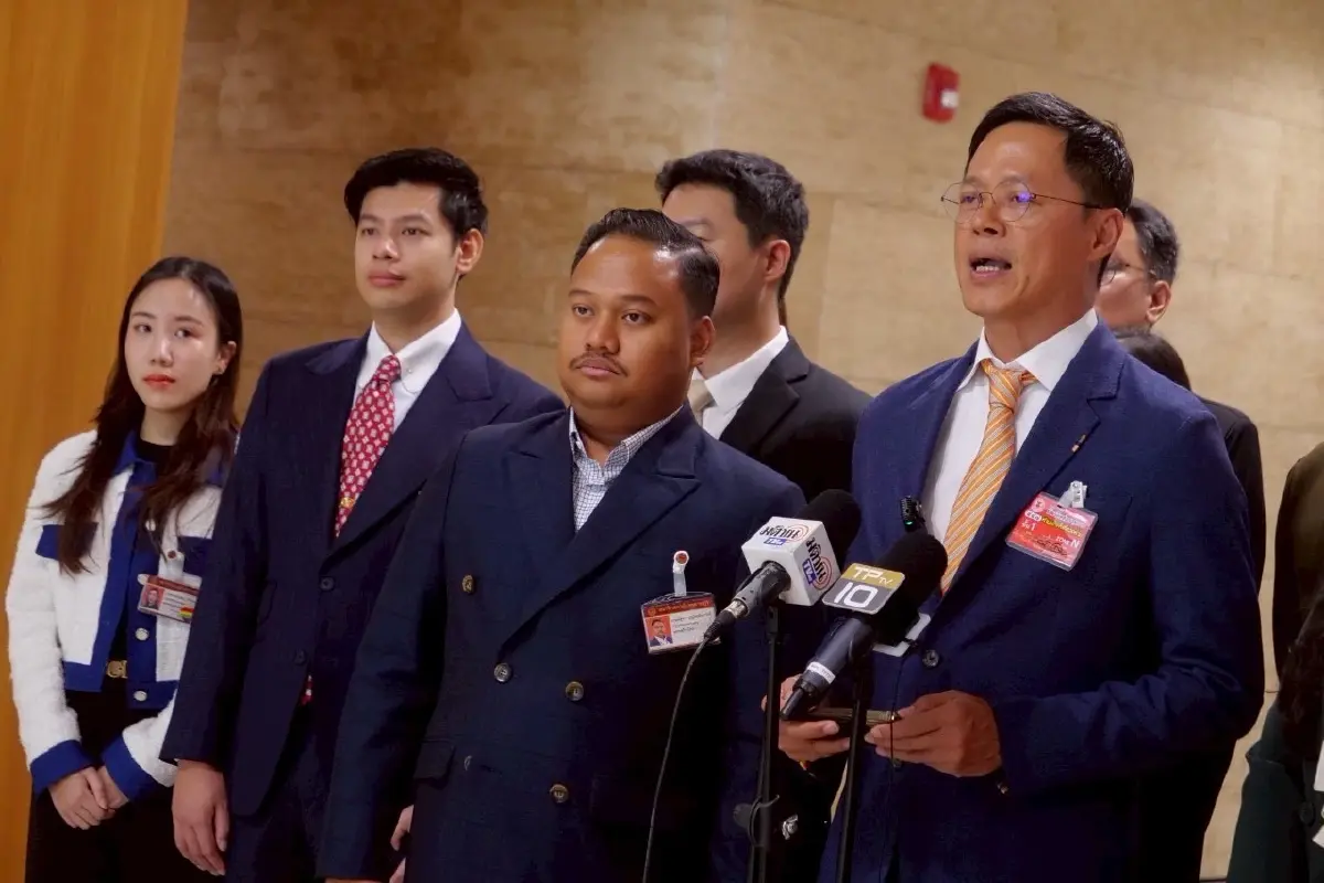 ปชน.แถลงตรวจงบ กทม.69 ย้ำจุดยืนดึงคนนอกร่วมถก ไลฟ์สดการประชุม