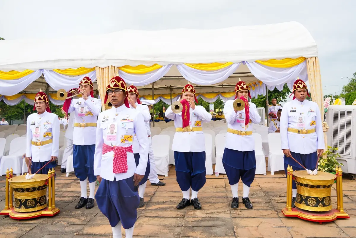 ผู้แทนพระองค์ถวายราชสักการะ พระบรมราชานุสาวรีย์สมเด็จพระนารายณ์มหาราช