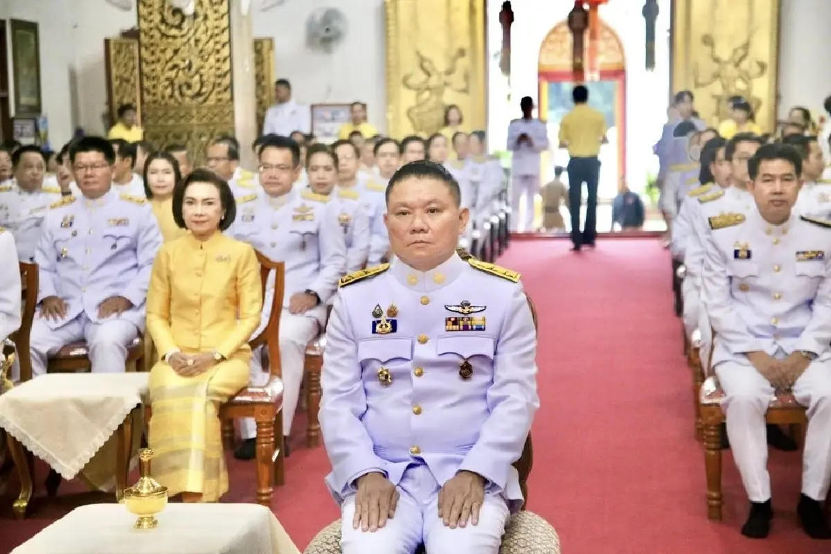 ทำบุญตักบาตรถวายพระราชกุศล เฉลิมพระชนมพรรษาสมเด็จพระเจ้าอยู่หัว