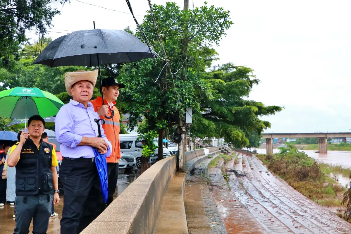 ผู้ว่าฯ น่าน เตือน 11 อำเภอ เตรียมพร้อมอพยพ หนีพายุโซนร้อน 'วิภา'