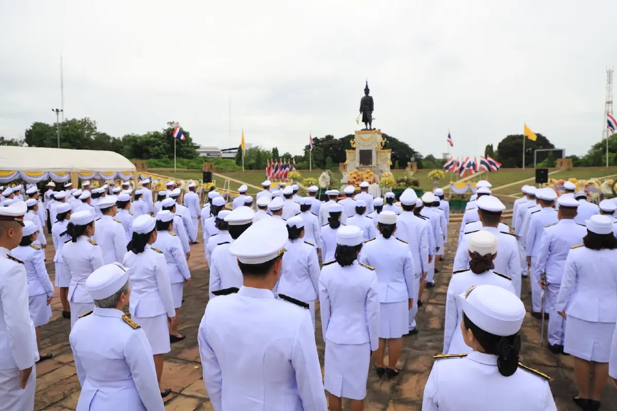 ผู้แทนพระองค์ถวายราชสักการะ พระบรมราชานุสาวรีย์สมเด็จพระนารายณ์มหาราช