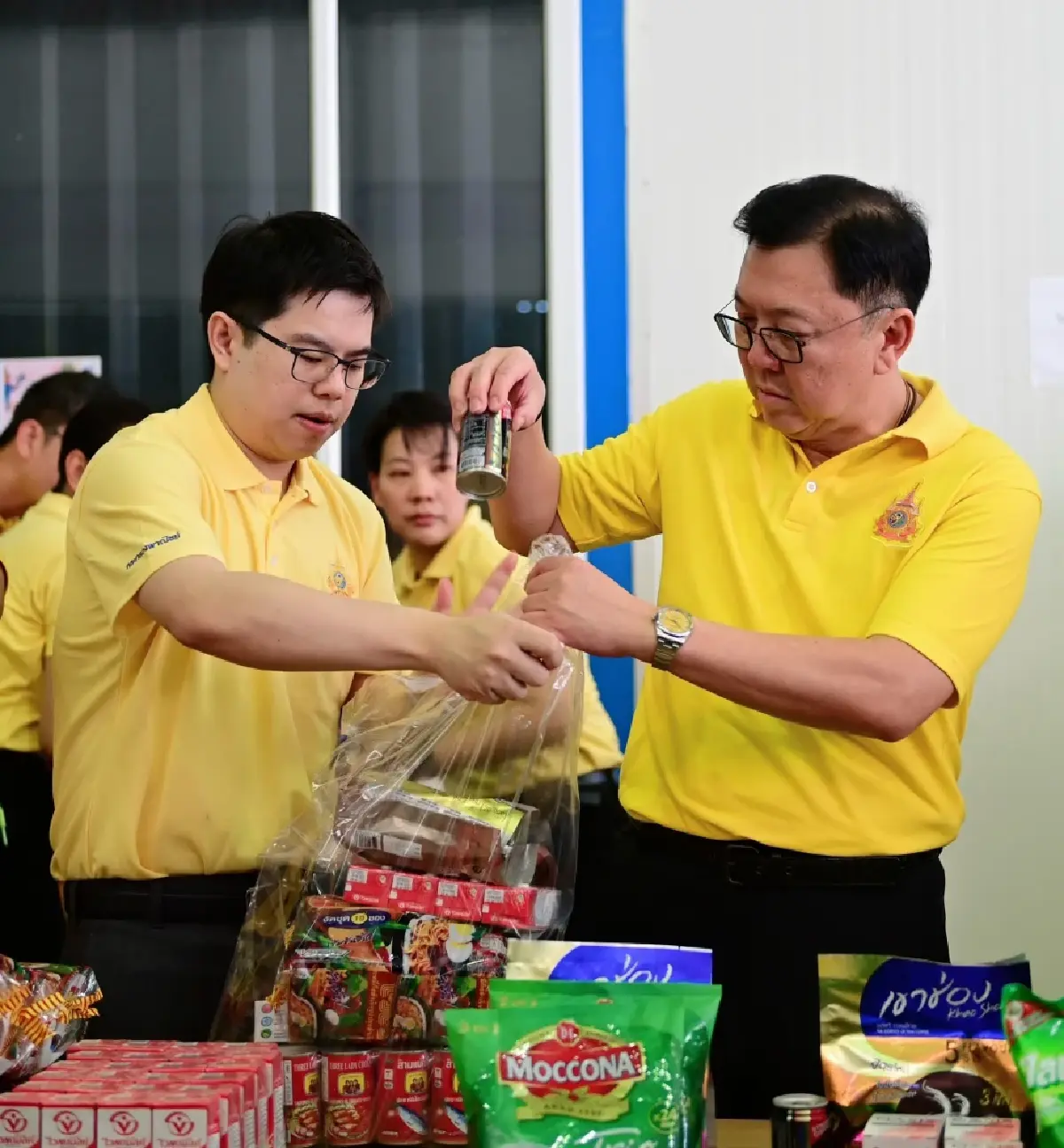 พาณิชย์จัดถุงยังชีพช่วยประชาชนในพื้นที่ชายแดนไทย-กัมพูชา