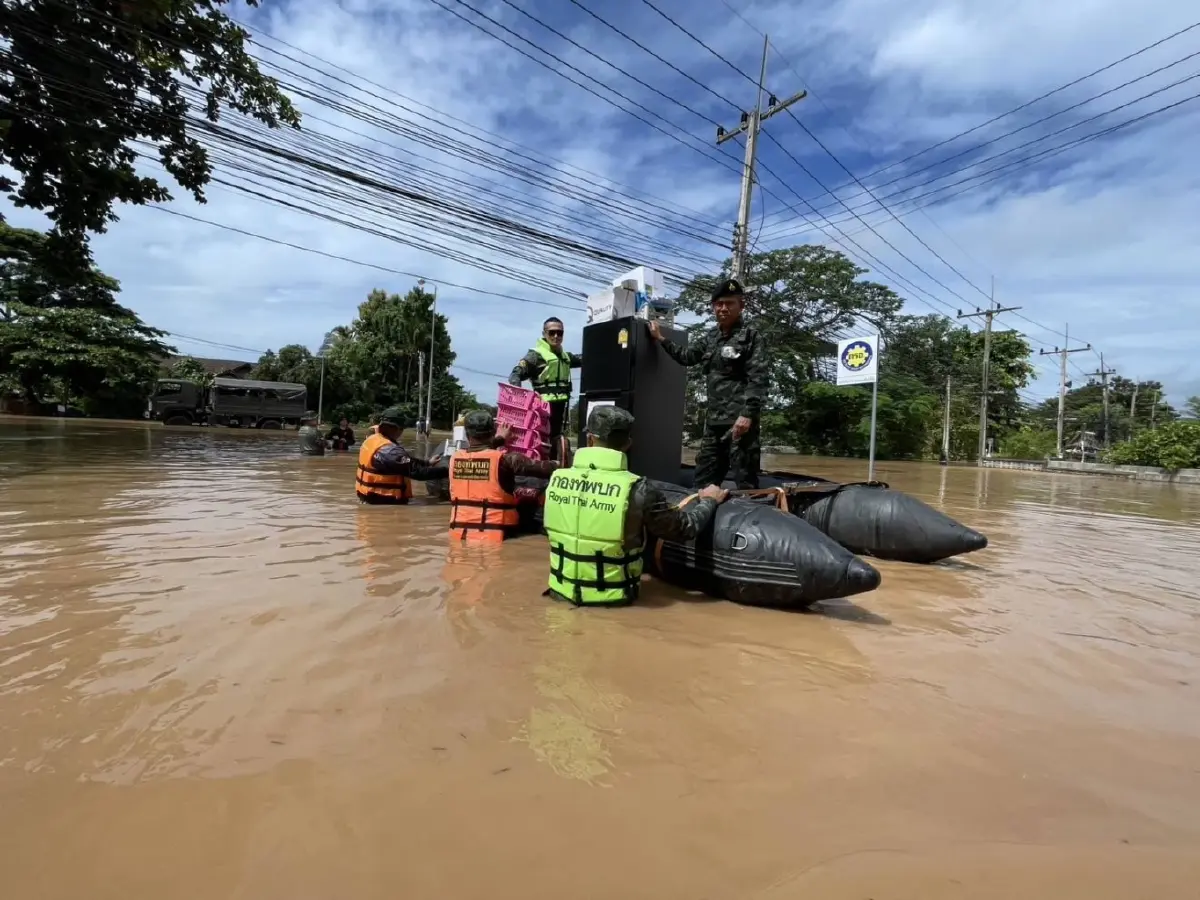 แม่น้ำยมล้นตลิ่ง ปภ. สั่งยกของขึ้นที่สูง อ.วังชิ้น จ.แพร่ น้ำขึ้น