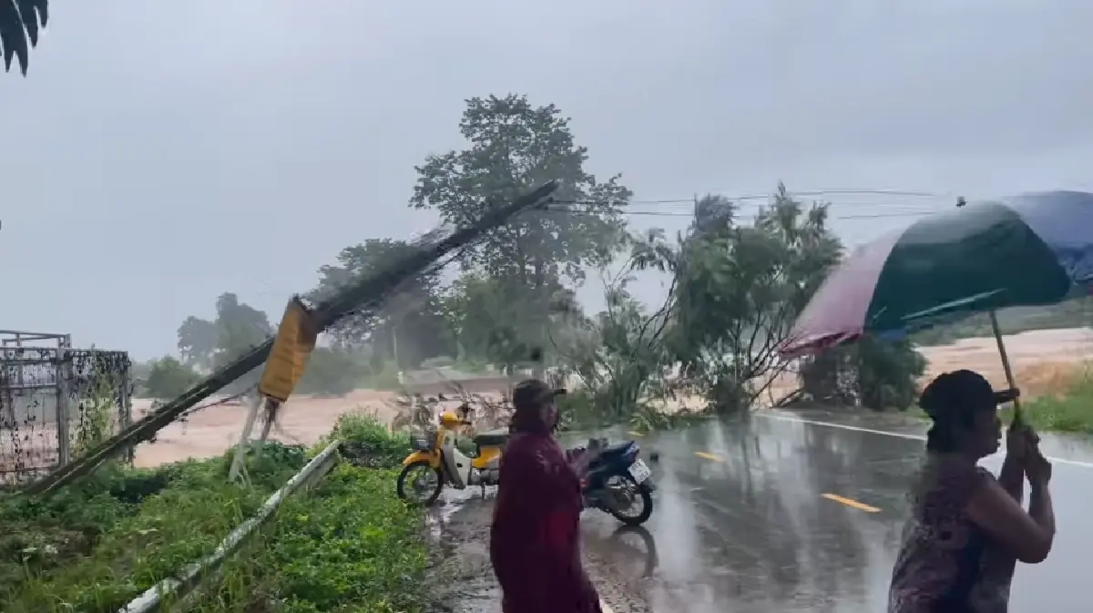 พิษพายุวิภา น้ำท่วมน่าน สะพานข้ามแม่น้ำปัวพังถล่ม ถนนถูกตัดขาด