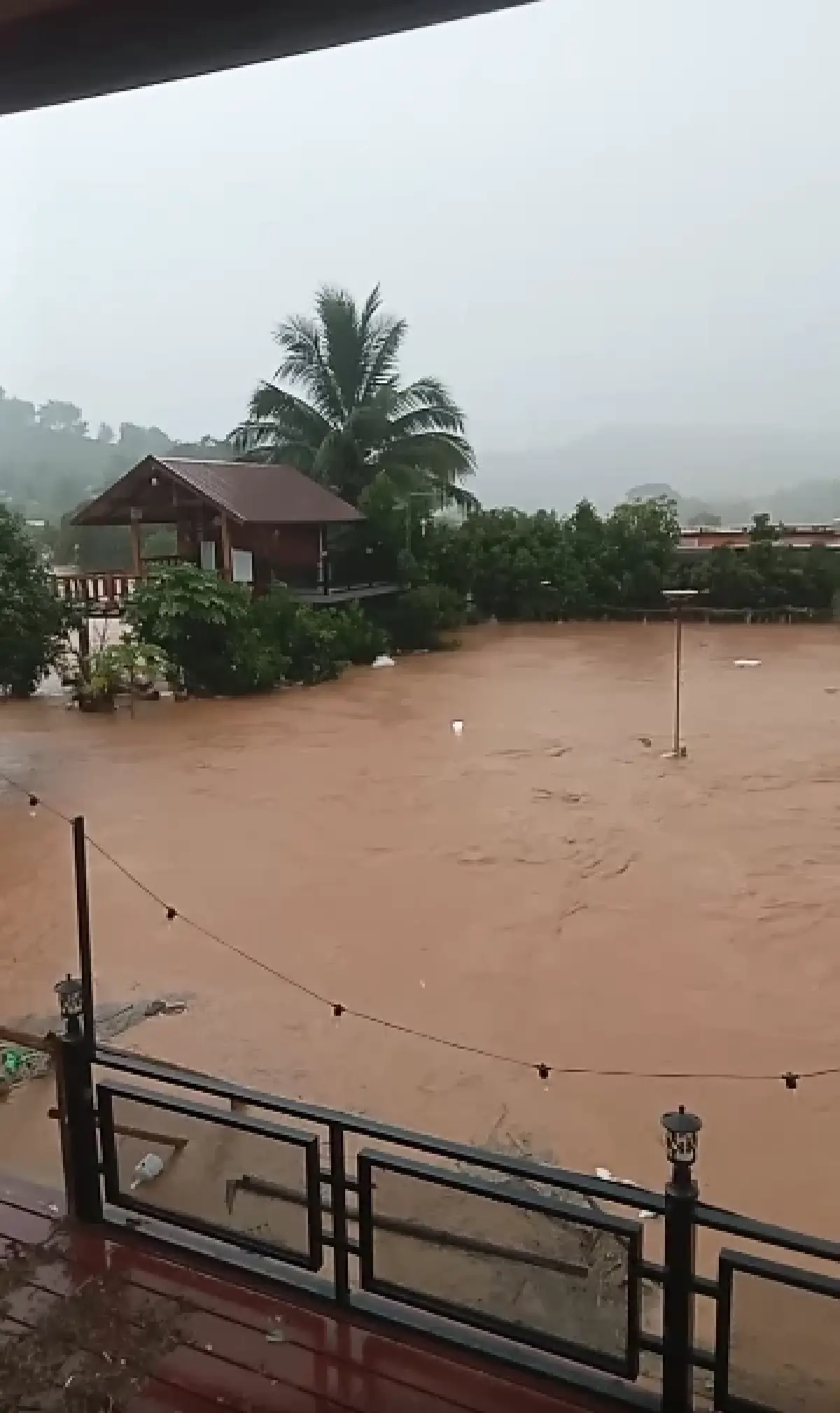 ด่วน ปภ. ส่งข้อความ เตือนน้ำท่วม 4 อำเภอ จ.น่าน ให้ยกของขึ้นที่สูง