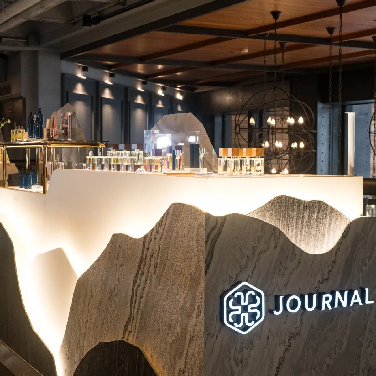 ‘JOURNAL’ ทำให้คนยอมจ่ายเงิน ‘หลักพัน’ ซื้อน้ำหอมสัญชาติไทย ขายดีจนมีลุ้นแตะ ‘พันล้าน’