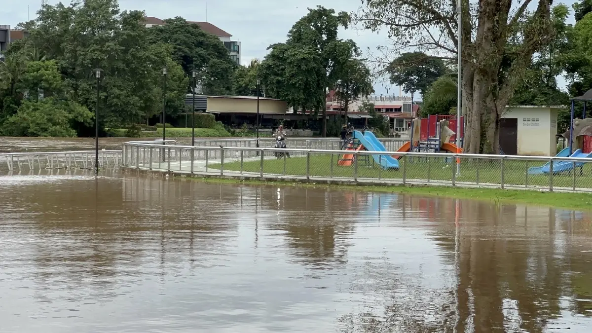 เชียงรายเสี่ยงท่วม! แม่น้ำกกจ่อวิกฤต ชาวบ้านเร่งย้ายสิ่งของ