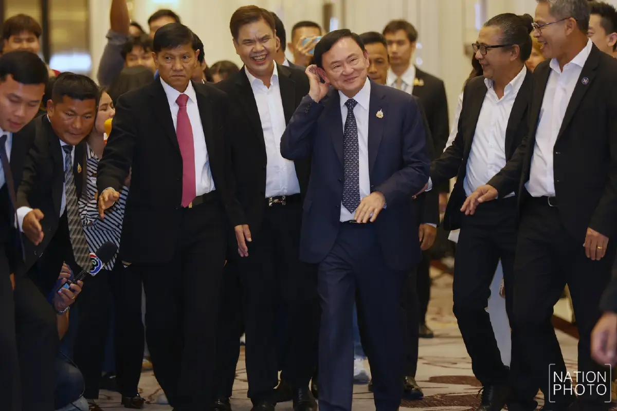 \'ทักษิณ\' คัมแบ็กเวที ผ่าทางตันประเทศไทย แย้มคิวสื่อ เดี๋ยวมันจืด!
