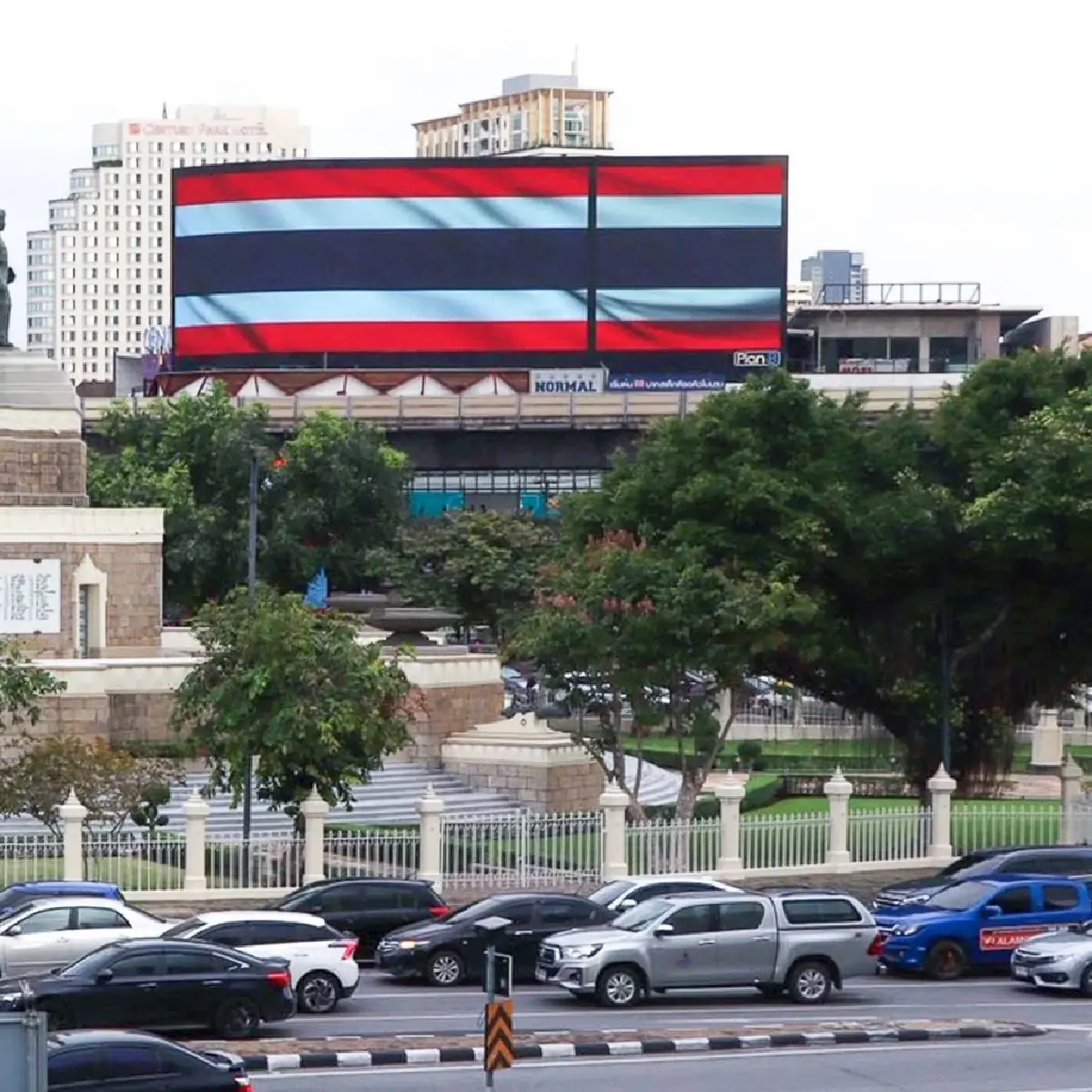 เปิดภาพ! ธงชาติไทย เครือข่ายสื่อโฆษณาดิจิทัล  'ทบ.' ขอบคุณร่วมปกป้องอธิปไตย