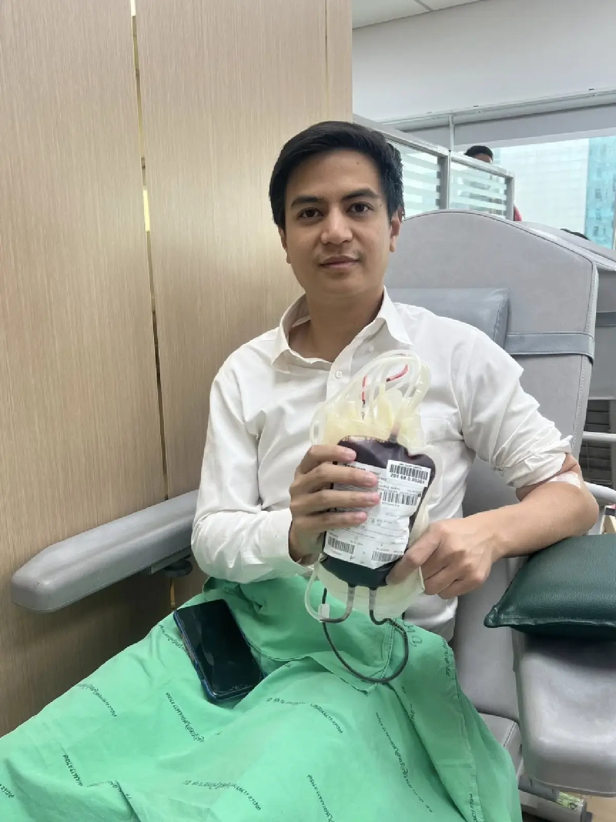 สส.ไอซ์ รักชนก คณะสส.พรรคประชาชน พร้อมใจบริจาคเลือด