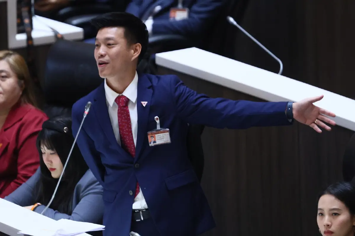 'ประชามติ' รื้อรัฐธรรมนูญ'60 ทางสองแพร่ง ‘เกมสภา-พท.’