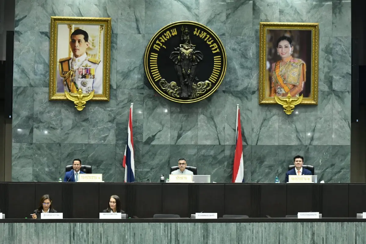 กทม.  ดันกฎใหม่ คุมแสงป้ายโฆษณา ชี้ ปัญหาแสงรบกวนกระทบ ปชช.-จราจร