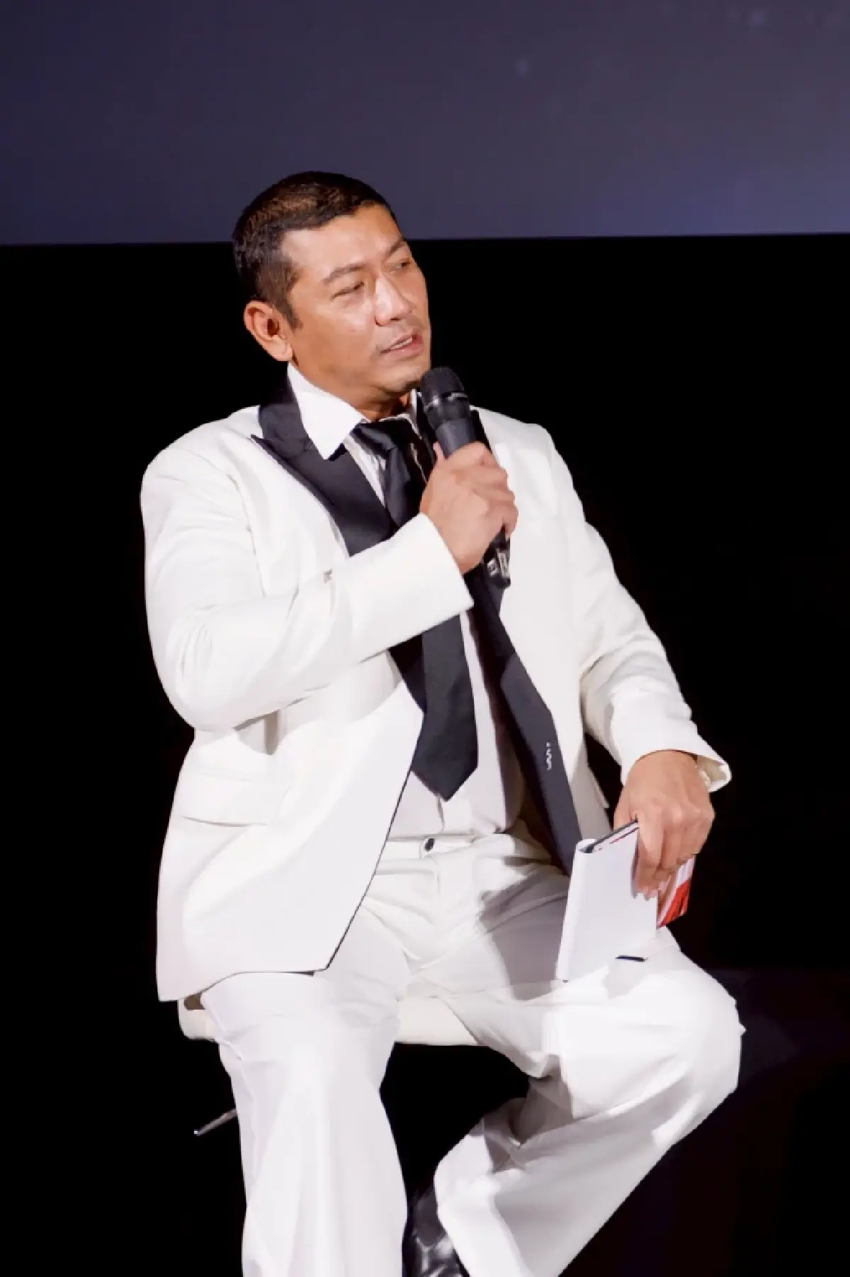 'วิน-เต้ย' นำทีมดูตอนแรกซีรีส์ 'บุหงาหมื่นภมร Enigma Black Stage First Screening'