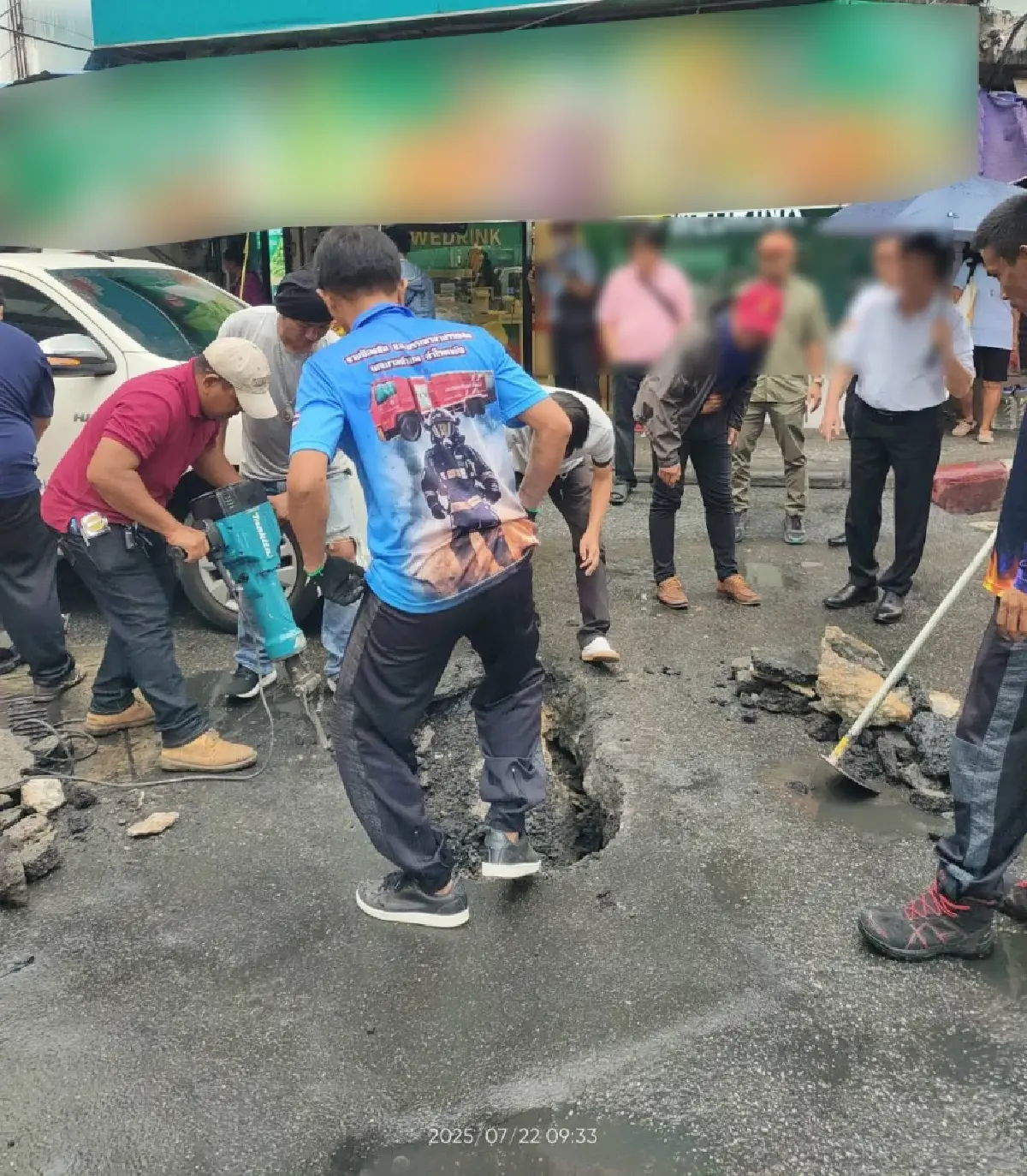 คนสมุทรปราการ เลี่ยงรถติด ปิดถนนสุขุมวิท ซ่อมผิวจราจร ถนนทรุดตัว